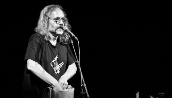 Sbírku Nevlastní uvede Petr Hruška v Ostravě, v Brně a v Košicích na festivalu Měsíc autorského čtení s vročením 2017. Foto: David Konečný